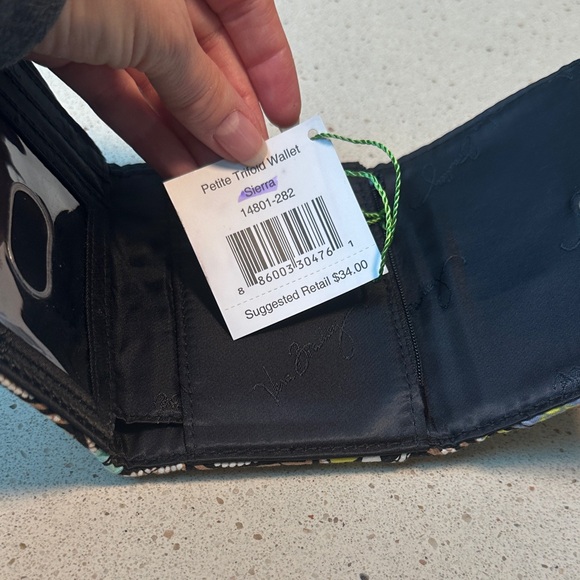 NEW Vera Bradley RETIRED Sierra Patterned Trifold Wallet NWT - Picture 5 of 9